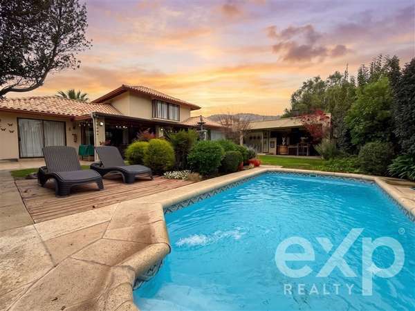 PRECIOSA CASA NO PERIMETRAL EN EL CORAZÓN DE CHAMISERO