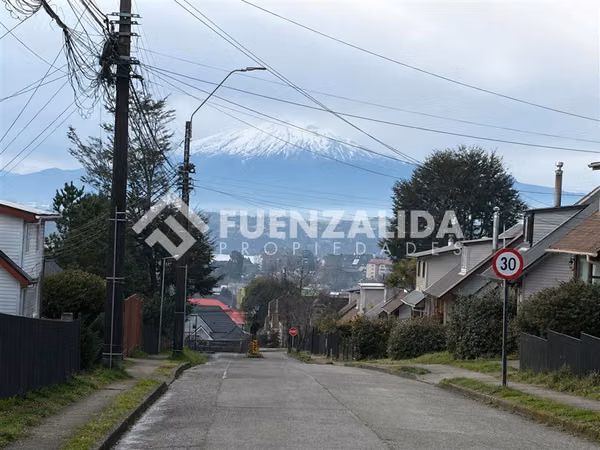 BAJO DE PRECIO Venta Casa AMOBLADA Zona Clínica Puerto Varas