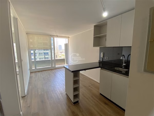 1 dorm. 1 baño con conexión a lavadora. Metro Mirador