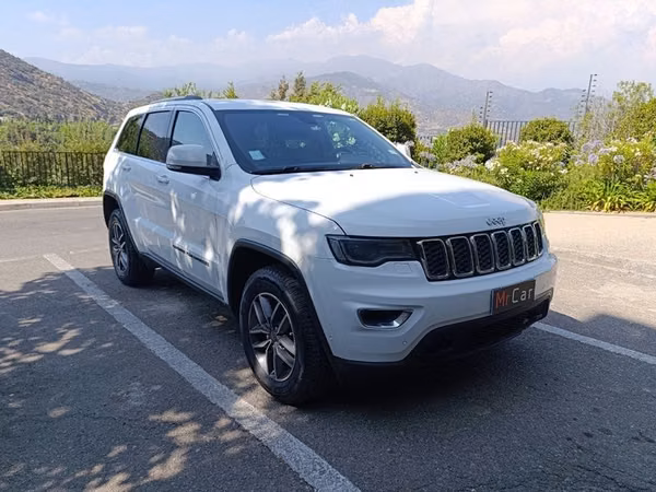 JEEP GRAND CHEROKEE LAREDO 3.6 - 2019 | 2744