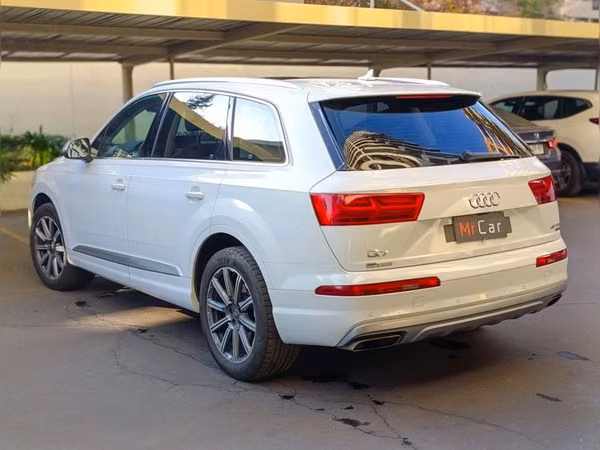 AUDI Q7 45 TFSI (5P) - 2020 | 2632