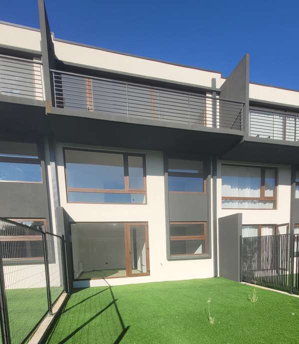 Vendo Exclusivo TownHouse en Lomas de San Andres