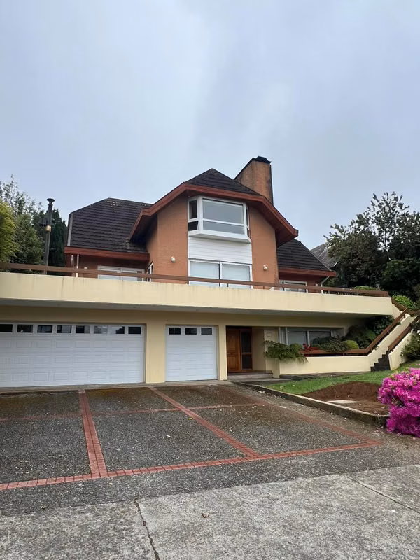 Casa En Arriendo En Isla Teja Valdivia Con Piscina