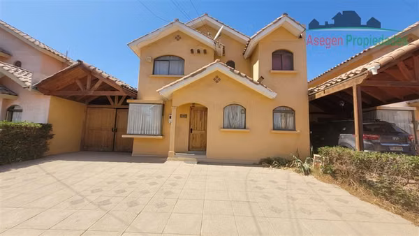 CASA Casa en venta y arriendo en Cond. Los Álamos