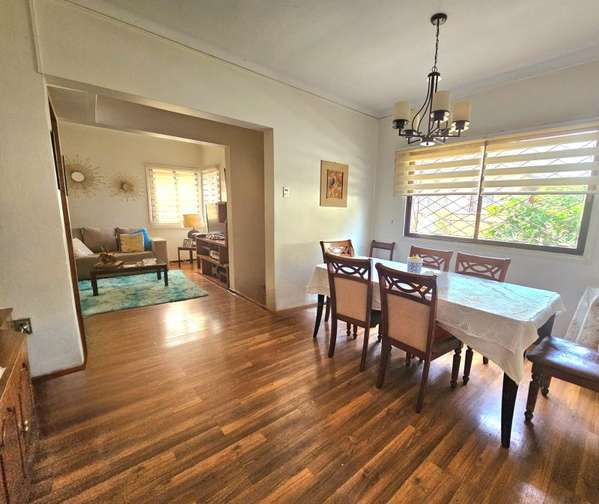 GRAN CASA EN VENTA, METRO DEPARTAMENTAL. ACEPTAN OFERTAS!