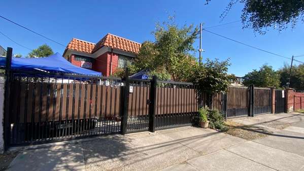 ACOGEDORA Y CÓMODA CASA FRENTE A PARQUE TOBALABA