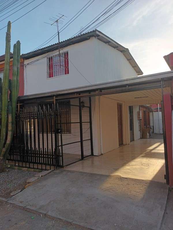 VENDO CASA VILLA FERROVIARIA CERCANA A FUTURA ESTACIÓN METRO