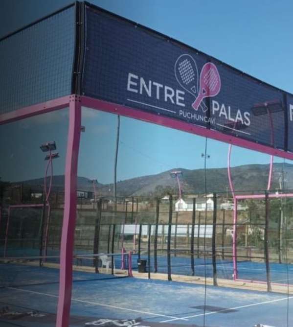 VENTA DE TERRENO CON 4 CANCHAS DE PADEL