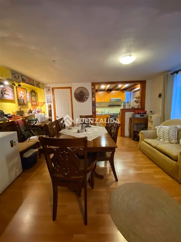 Casa en venta de 2 Dorm + 3 Bañ. + Estac en Maipú