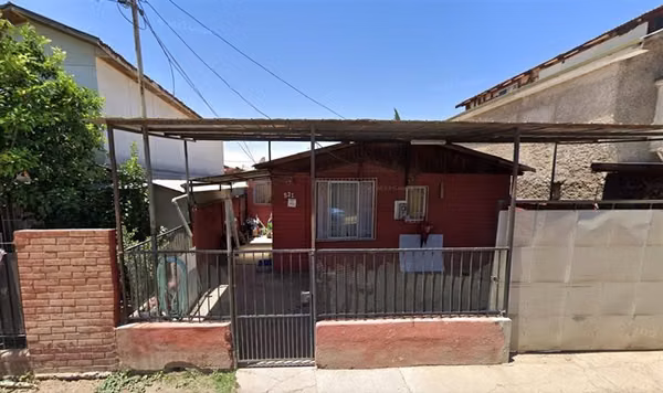 Casa en venta de 2 dorm. en Maipú