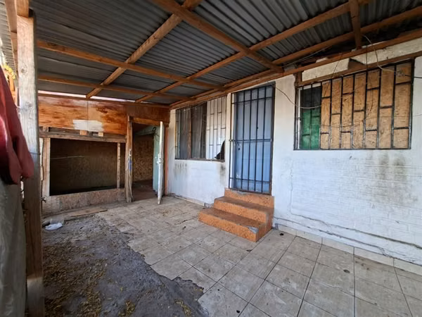 Casa en venta de 2 dorm. en La Florida