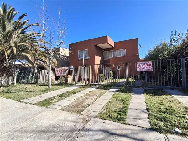 Casa en venta de 5 dorm. en La Florida