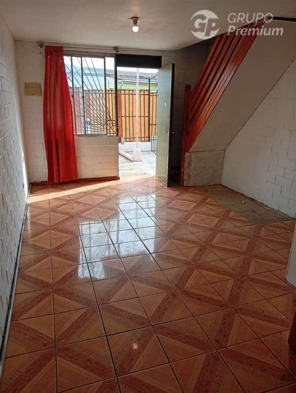 Casa en venta de 2 pisos pareada 3 dorm. 1 baño en Quillota