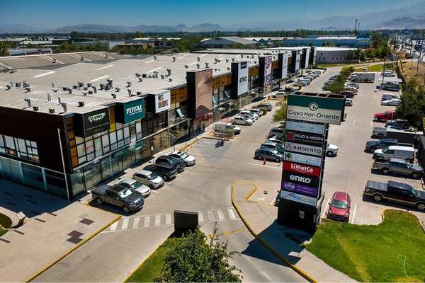 Oportunidad bodega/sala de ventas/oficinas colina
