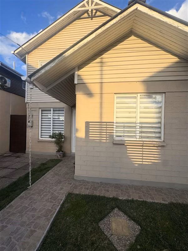 Casa en venta de 3 dorm. en Rengo