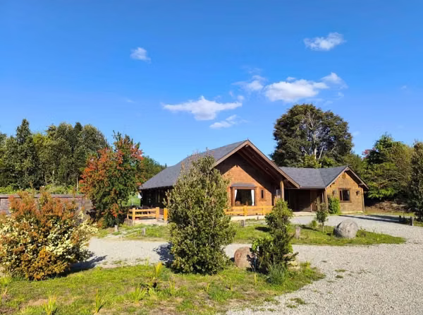 CASA AMOBLADA 5D/3B LOMAS PANORAMICAS