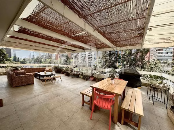Departamento en venta de 2 dorm. en Las Condes