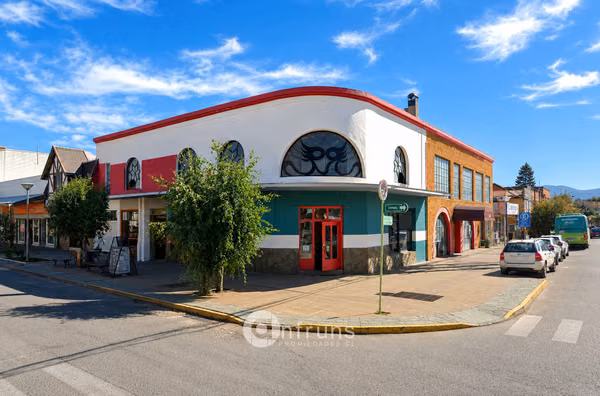 En Arriendo Amplio Local Comercial en Calle Condell