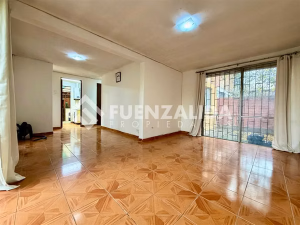 Casa en venta de 4 dorm. + 2 baños + 2 Estac. en Macul