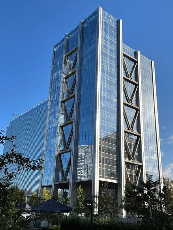 Arriendo Estac Privado Cerro El Plomo , Seguridad!!