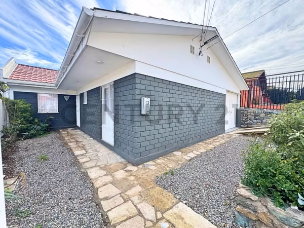 Se vende casa remodelada 3D+1B en La Serena