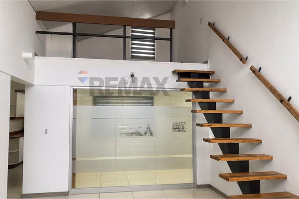 Oficina a pasos del metro trinidad