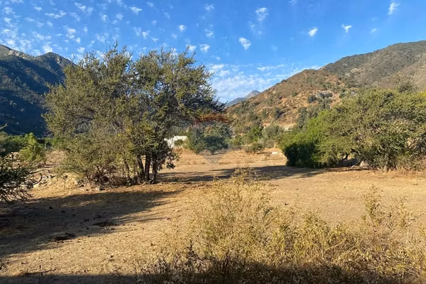 Quebrada alvarado. agua y luz .