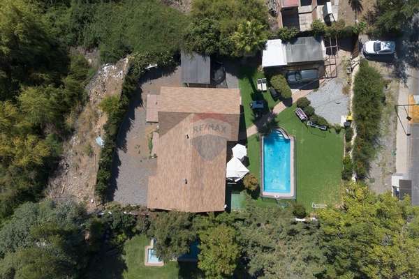 Casa en lo barnechea 3d + 3b + piscina