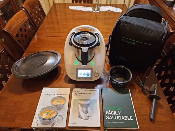 Vendo Robot Cocina Thermomix TM5 + Accesorios. Poco Uso.