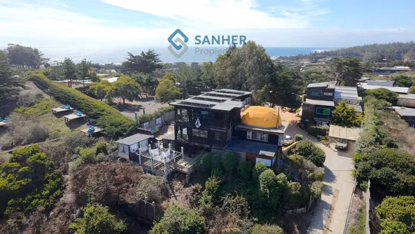 Terreno con placa comercial y hotelera - Pichilemu (Punta de Lobos)