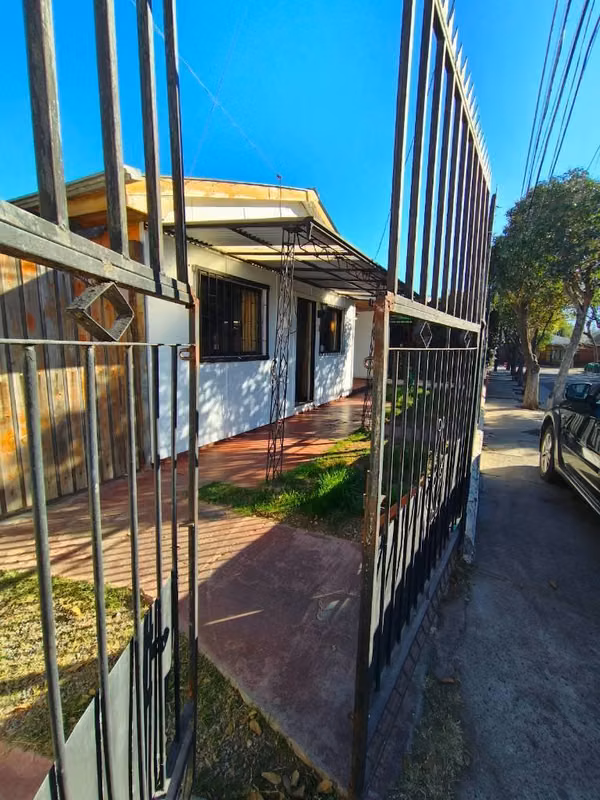Arriendo Amplia casa Villa Siempre Unidos