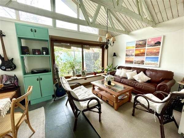 Casa 3 dorm 2 baños, servicios, pasos colegio Manquehue