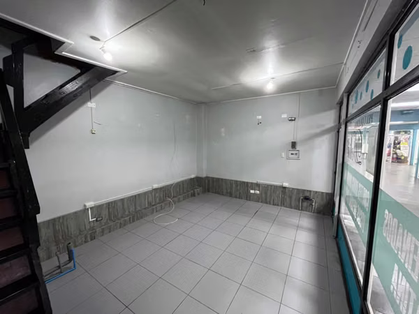 Se arrienda local comercial en centro de Chillán