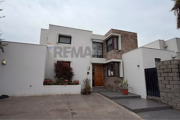 Espectacular casa en venta — chamisero, chicureo