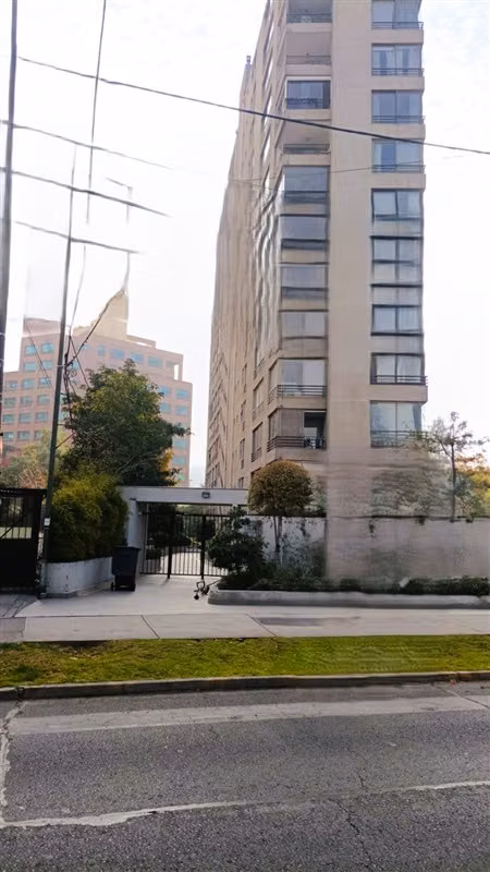DEPARTAMENTO SE ARRIENDA AMPLIO DPTO 3 DORMITORIOS 2 BAÑOS, LOGIA, TERRAZA Y ESTACIONAMIENTO