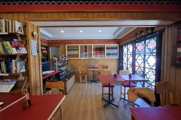 Se vende hostal con cafetería funcionando, temuco