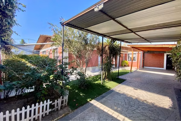 En exclusiva venta casa familiar metro la cisterna