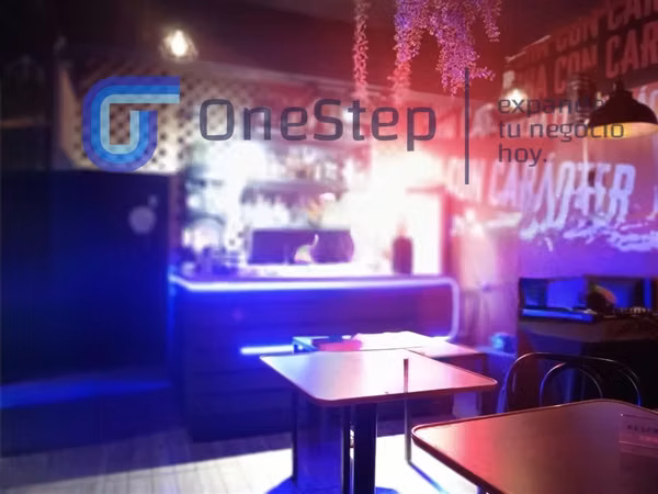 Restaurante con Patentes E, F y Asaduría de Aves