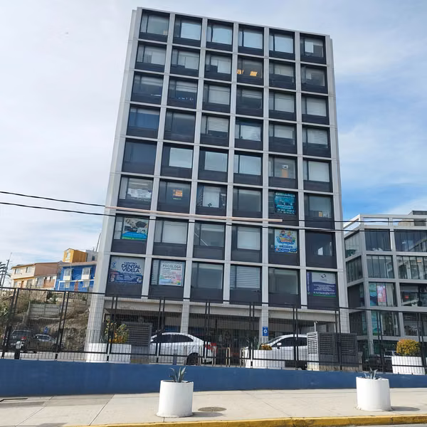 Arriendo oficina, ideal área salud.