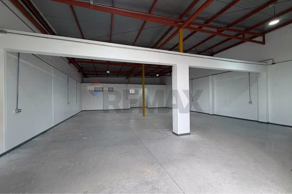 Bodega en arriendo en colina - 150 m2 + oficina