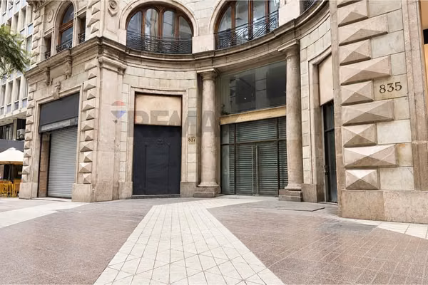 Local comercial 1.002 m² paseo huérfanos