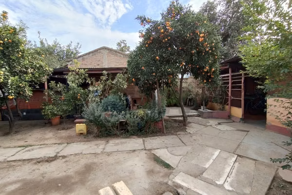 Se vende casa con amplio terreno macul