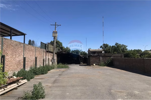 Terreno comercial con ubicación privilegiada!!