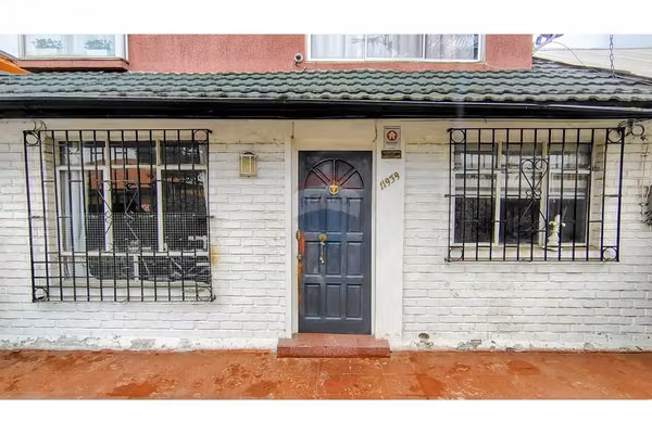 Encantadora casa en el bosque, 6 dorms, 4 baños.