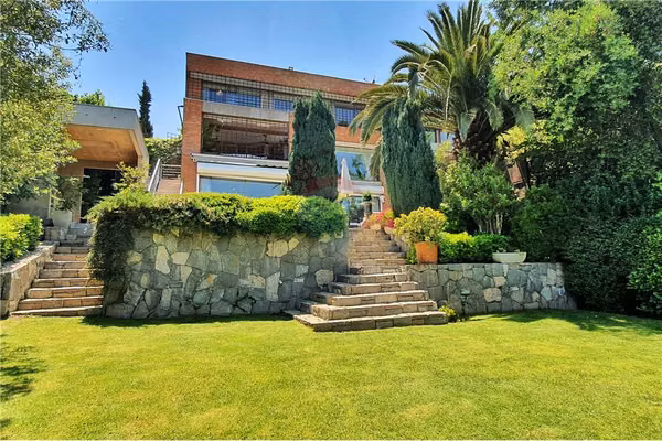 Mediterranea remodelada, preciosa vista y jardin!!