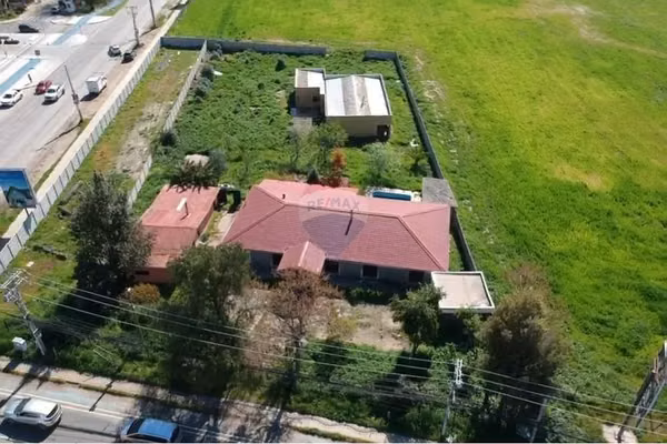 Se arrienda casa y contruccion las rastras