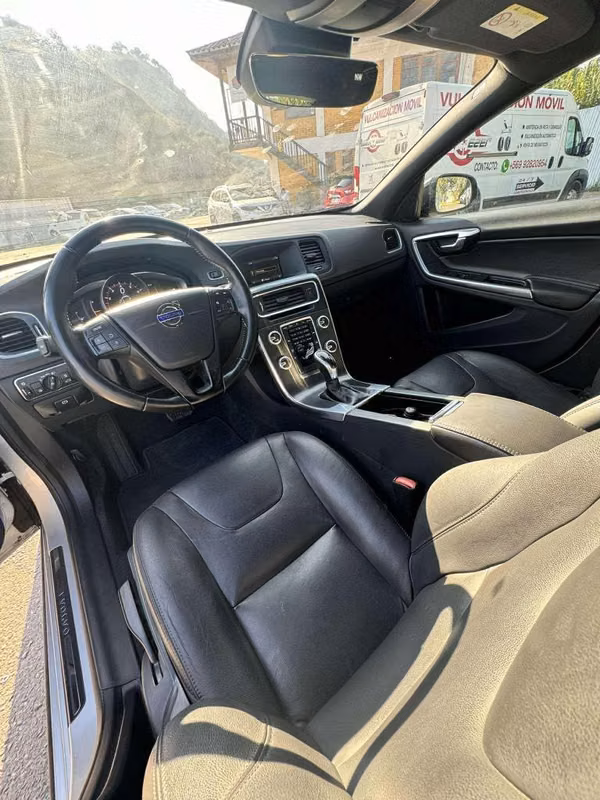 VOLVO V60 t5 Cross Country