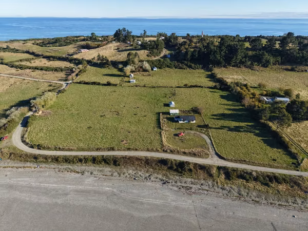 Se vende terreno a orilla de playa Isla Tabon