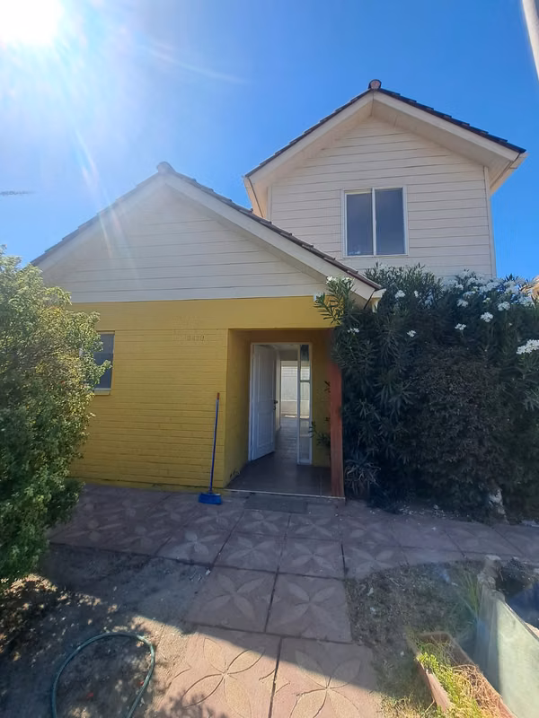 Amplia Casa Psje Micro Barrio Las Lavandas, Larapinta