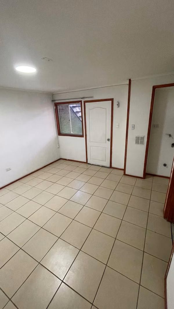 Arriendo Departamento Interior Calle Los Mineros de Chile,